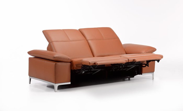 Прямой кожаный диван Chronos коричневого цвета - купить Прямые диваны по цене 396398.0