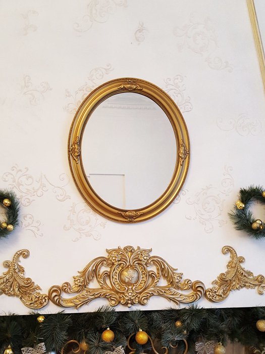 Настенное зеркало Antique в раме золотого цвета  - купить Настенные зеркала по цене 9900.0