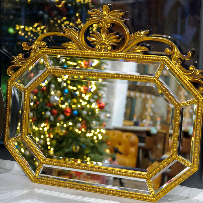 Настенное зеркало Доротея с двухъярусной рамой золотистого цвета - купить Настенные зеркала по цене 32000.0