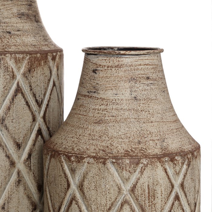 Металлическая ваза серо-бежевого цвета - лучшие Вазы  в INMYROOM