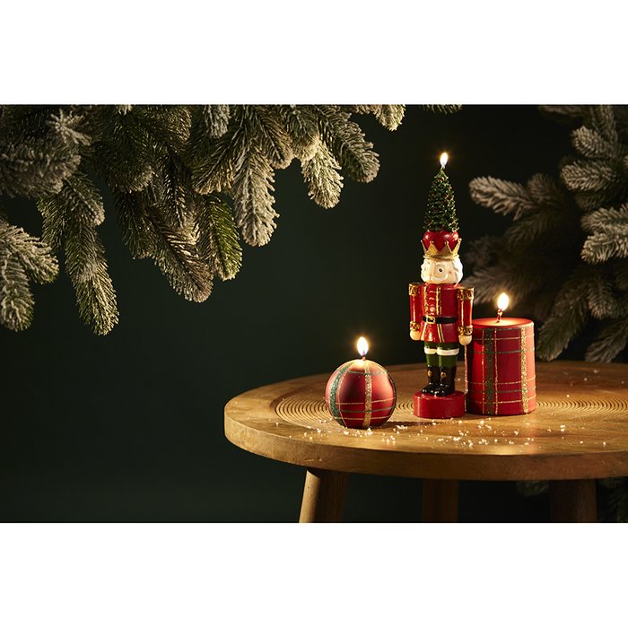 Набор из двух декоративных свечей Festive classics красного цвета - купить Свечи по цене 1990.0