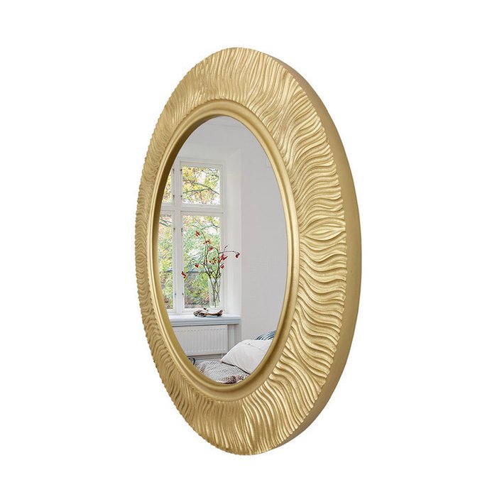 Настенное зеркало Wave в раме золотого цвета - лучшие Настенные зеркала в INMYROOM