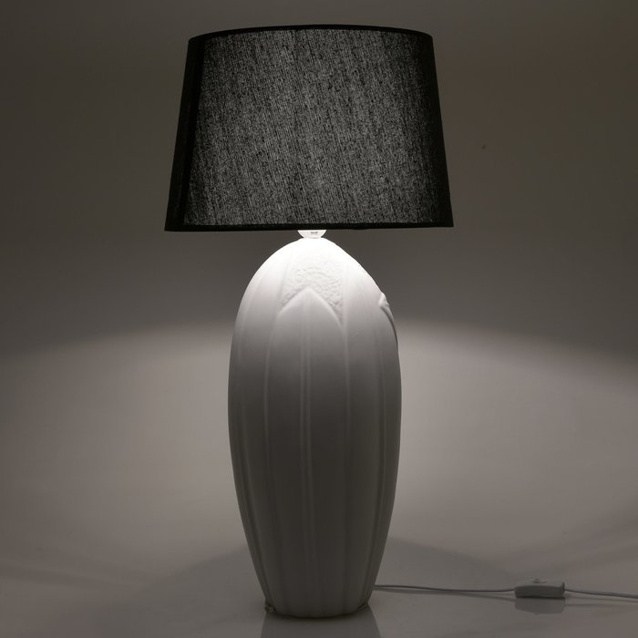Лампа настольная с черным абажуром  - купить Настольные лампы по цене 11960.0