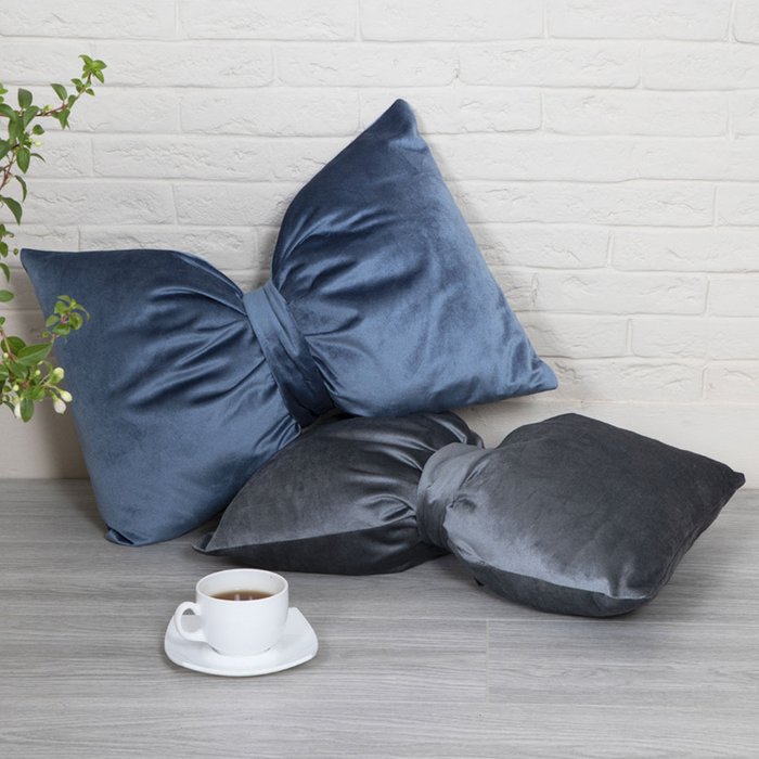 Подушка декоративная Бант серого цвета - лучшие Декоративные подушки в INMYROOM