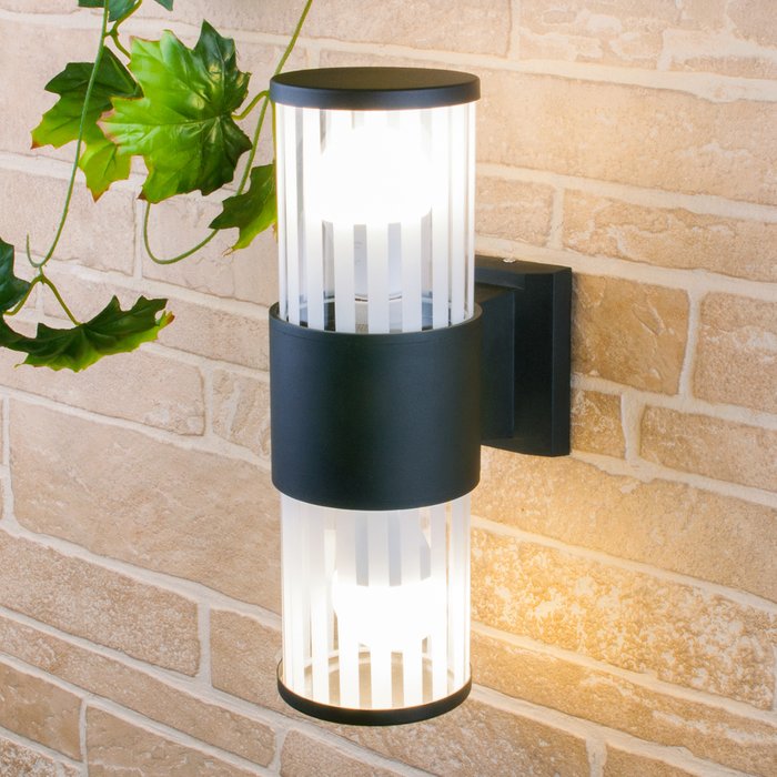 Настенный уличный светильник Strip черного цвета - купить Настенные уличные светильники по цене 3660.0