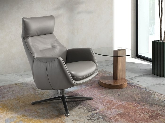 Вращающееся кресло из натуральной кожи серого цвета - лучшие Интерьерные кресла в INMYROOM