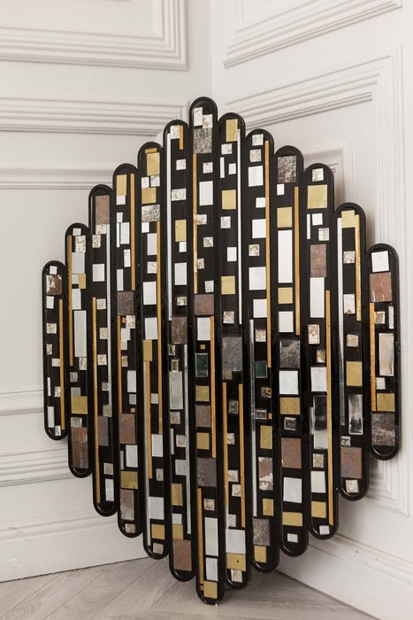 Зеркало настенное Vermoti черно-золотого цвета - купить Настенные зеркала по цене 51900.0