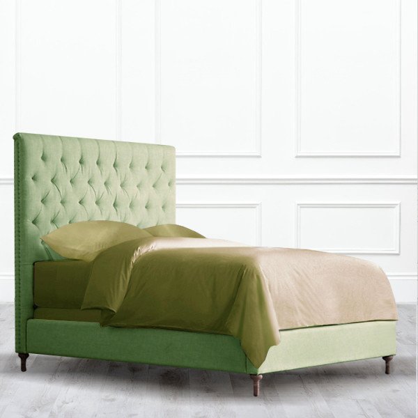 Кровать Raleigh с прямой спинкой из массива с обивкой зеленого цвета 160х200