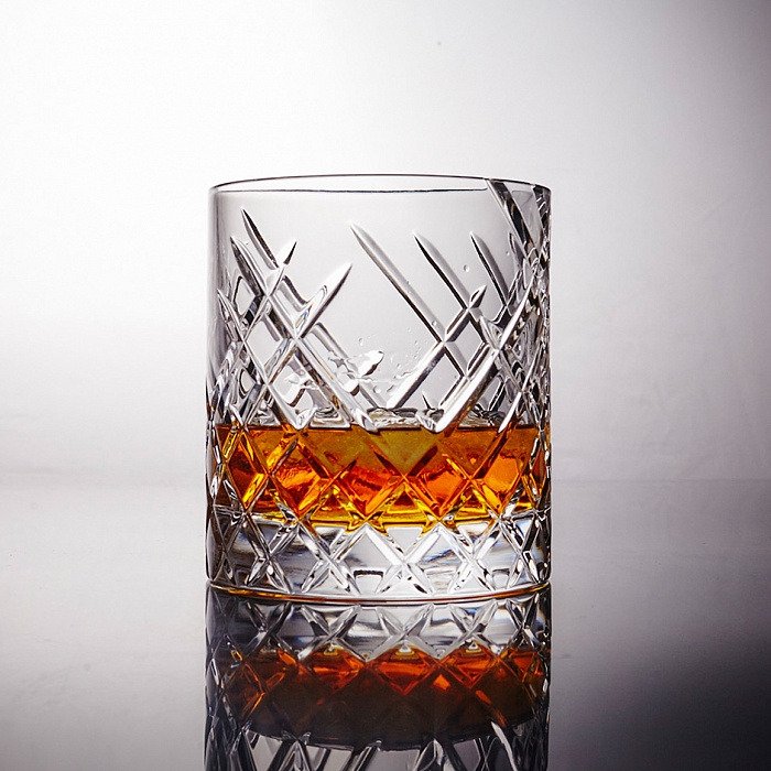 Бокал для виски Argyle из свинцового хрусталя - лучшие Бокалы и стаканы в INMYROOM
