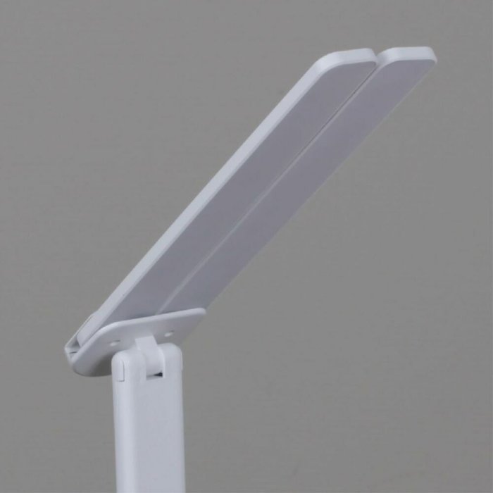 Настольная лампа 00618-0.7-02 WT (пластик, цвет белый) - купить Рабочие лампы по цене 1570.0