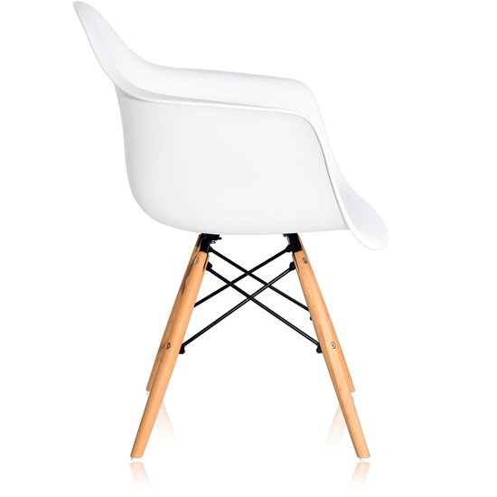Стул-кресло белого цвета с ножками из массива бука - лучшие Обеденные стулья в INMYROOM