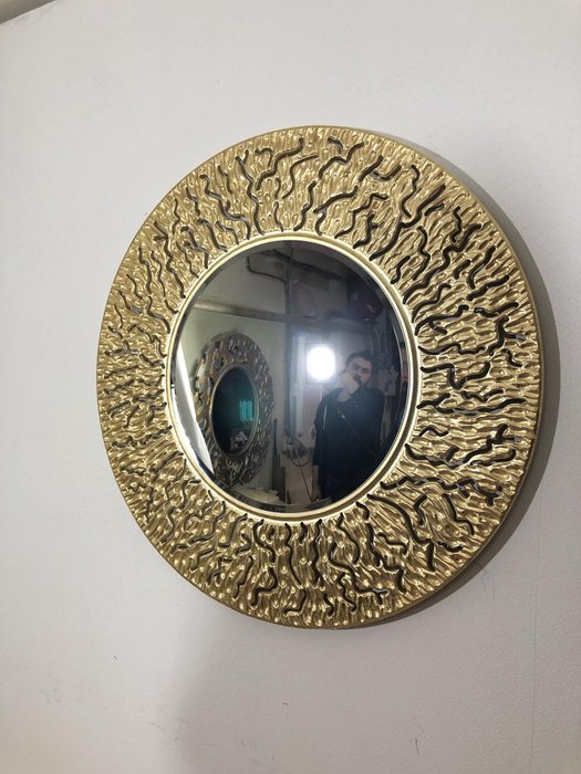 Настенное зеркало Coral цвета золотая поталь - лучшие Настенные зеркала в INMYROOM