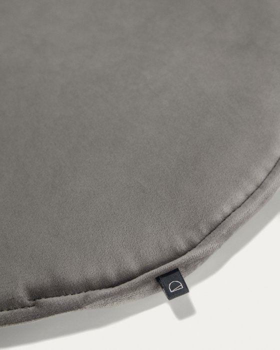 Круглая бархатная подушка на стул Rimca серого цвета - купить Подушки для стульев по цене 2990.0