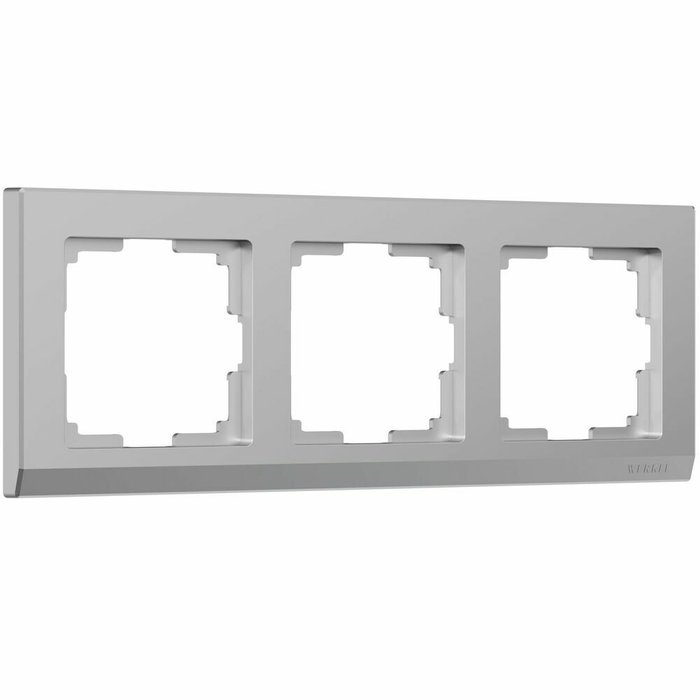 Рамка из пластика на 3 поста Stark серебряный W0031806 Рамка из пластика на 3 поста Stark серебряный W0031806