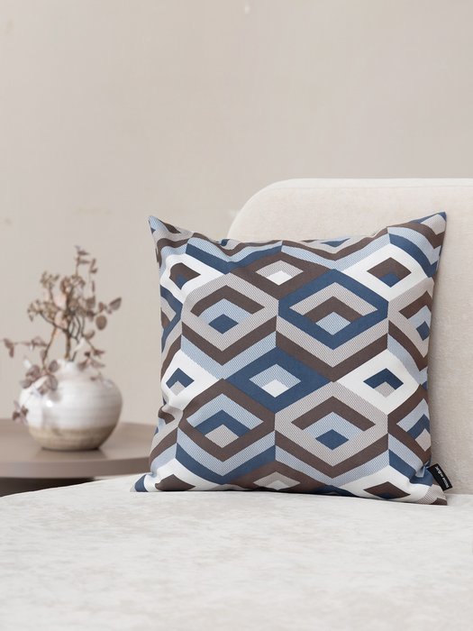Декоративная подушка Еscada ocean сине-коричневого цвета - лучшие Декоративные подушки в INMYROOM
