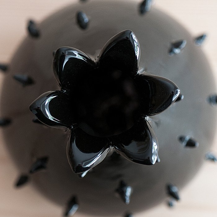 Керамическая ваза Rose черного цвета - купить Вазы  по цене 1090.0