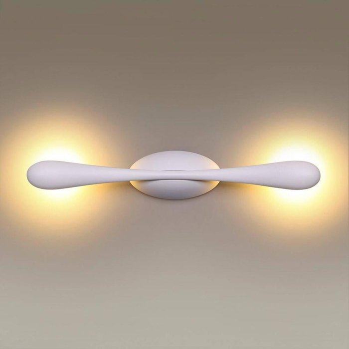 Настенный светодиодный светильник Bato белого цвета - купить Бра и настенные светильники по цене 4550.0
