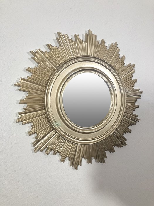 Настенное зеркало Estepona золотого цвета - лучшие Настенные зеркала в INMYROOM
