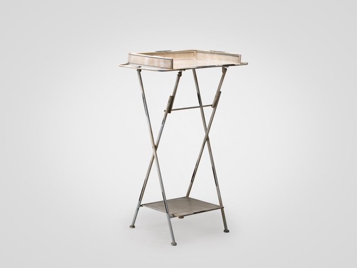 Столик железный с бортиками, нижней полочкой и держателями по бокам  - купить Барные столы по цене 3000.0