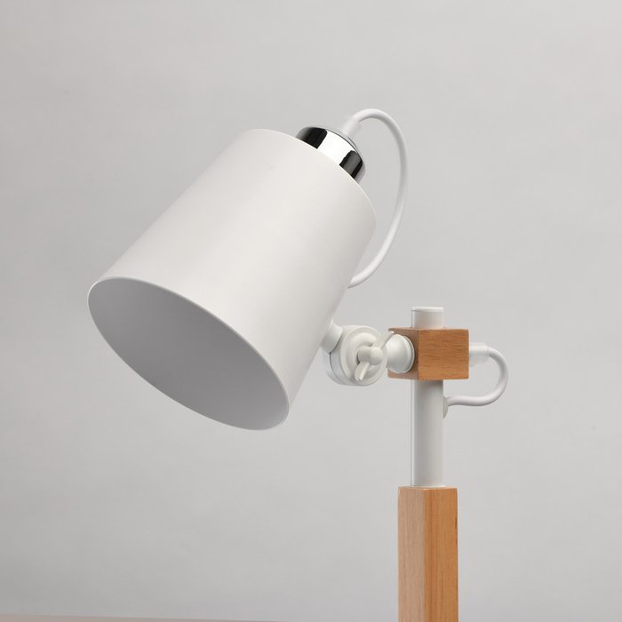 Настольная лампа Форест белого цвета - купить Рабочие лампы по цене 10350.0