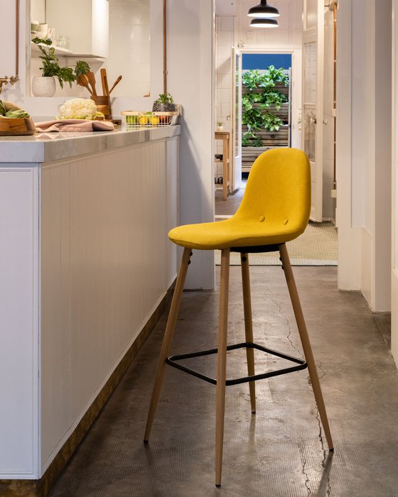 Полубарный стул Nilson желтого цвета - купить Барные стулья по цене 17990.0