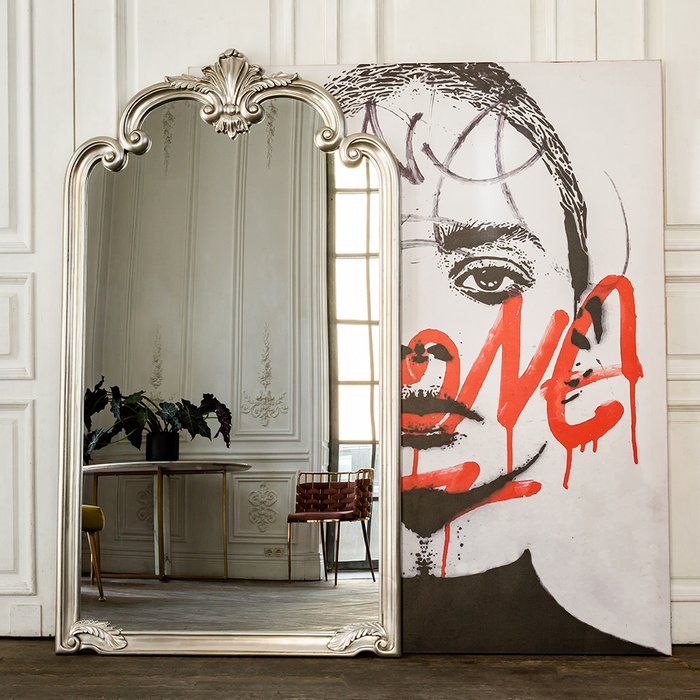 Настенное зеркало Ариадна Сильвер в раме серебряного цвета  - лучшие Настенные зеркала в INMYROOM