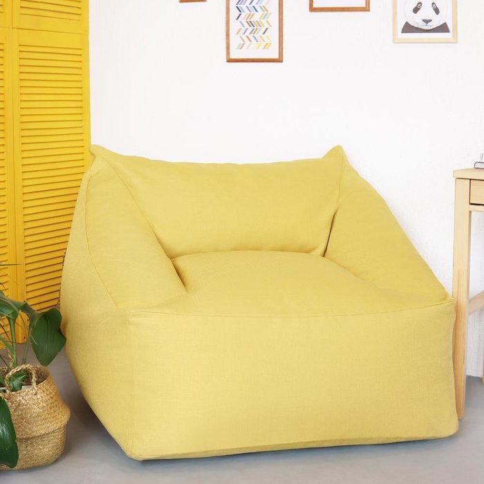 Кресло с подлокотниками Angle желтого цвета
