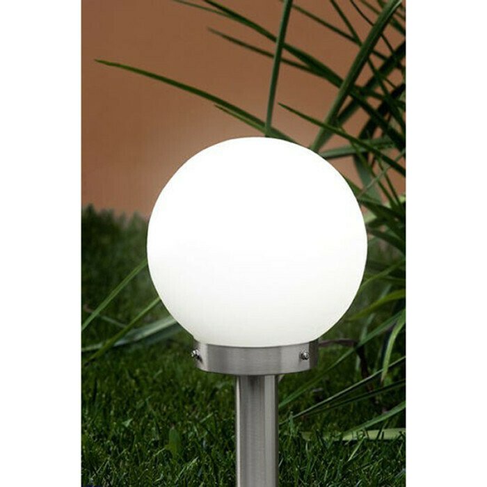 Наземный светильник Nisia бело-серебряного цвета - лучшие Наземные светильники в INMYROOM