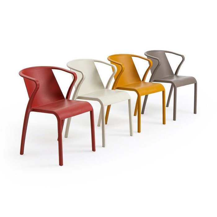 Комплект из двух стульев с подлокотниками Predsida бордового цвета - лучшие Обеденные стулья в INMYROOM