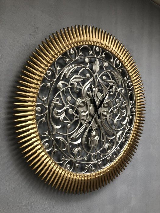 Настенные часы Flores цвета золота и серебра - лучшие Часы в INMYROOM