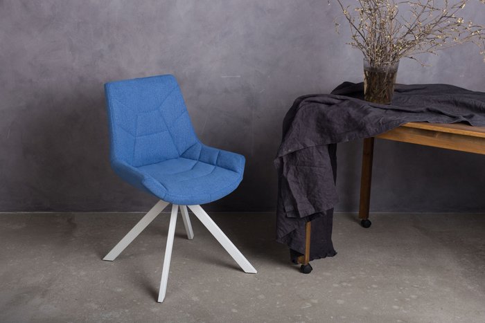 Стул с поворотным механизмом Nembus синего цвета  - лучшие Обеденные стулья в INMYROOM