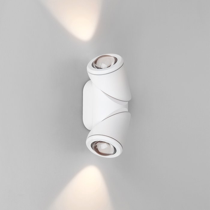 Уличный настенный светодиодный светильник Gira D белого цвета - лучшие Настенные уличные светильники в INMYROOM