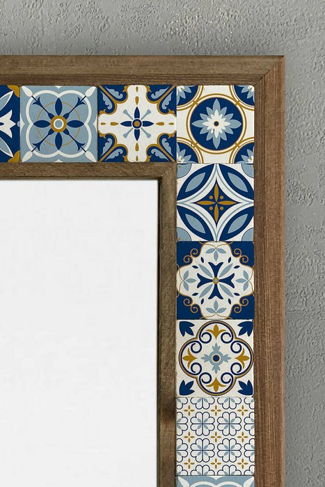 Настенное зеркало 43х63 с каменной мозаикой сине-белого цвета - лучшие Настенные зеркала в INMYROOM