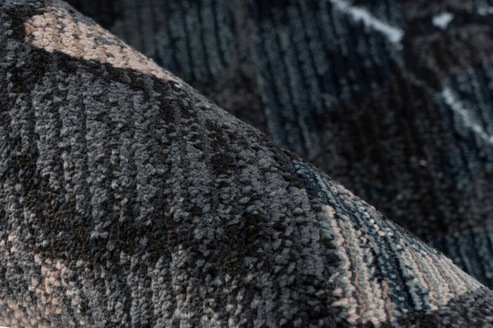 Рельефный ковер Greta Pebbles темно-серого цвета 80х150 - лучшие Ковры в INMYROOM