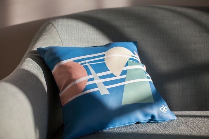 Декоративная подушка Geometry синего цвета - лучшие Декоративные подушки в INMYROOM