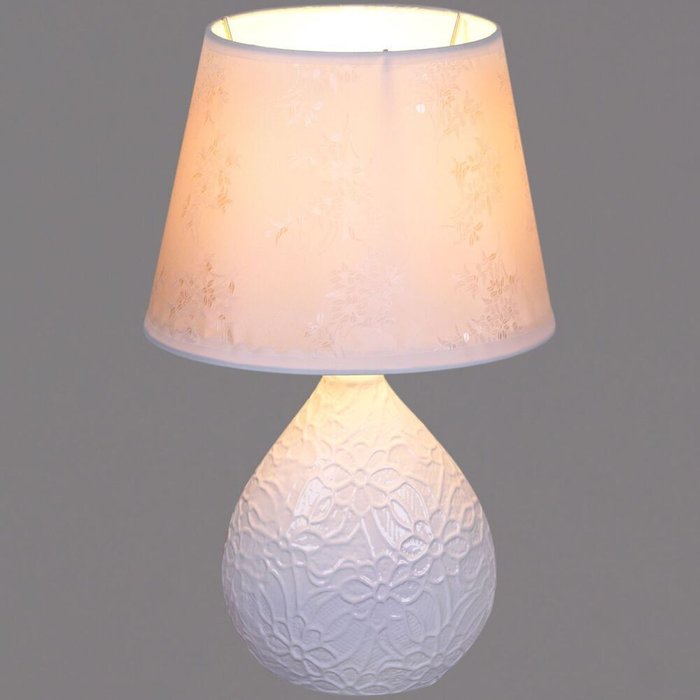 Настольная лампа 12357-0.7-01 (пластик, цвет белый) Настольная лампа 12357-0.7-01 (пластик, цвет белый)