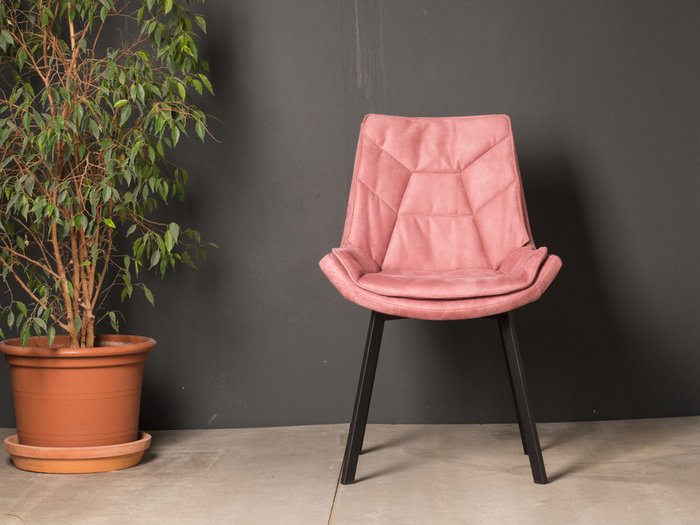 Стул Capella розового цвета с черными ножками - купить Обеденные стулья по цене 8990.0
