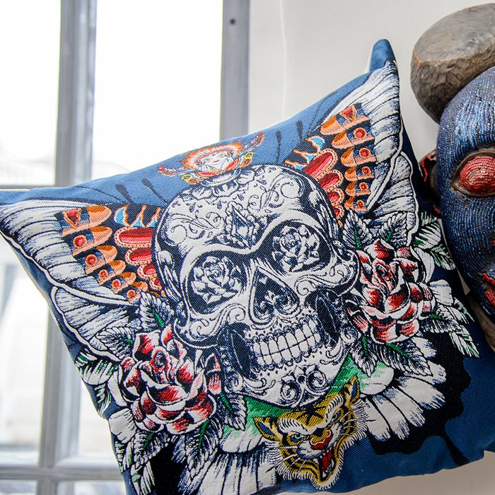 Декоративная подушка Краниум синего цвета - купить Декоративные подушки по цене 3000.0