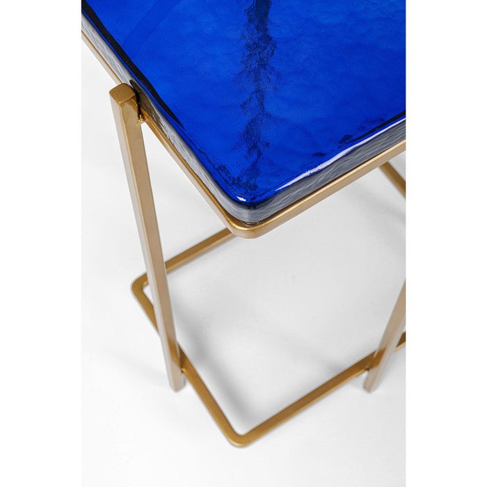 Столик приставной Lagoon с синей столешницей - лучшие Кофейные столики в INMYROOM