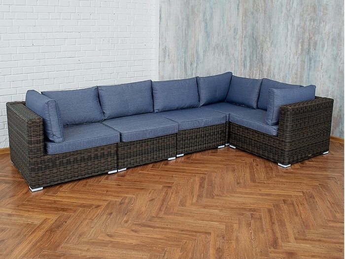 Модульный угловой диван Karl с синими подушками - лучшие Садовые диваны в INMYROOM