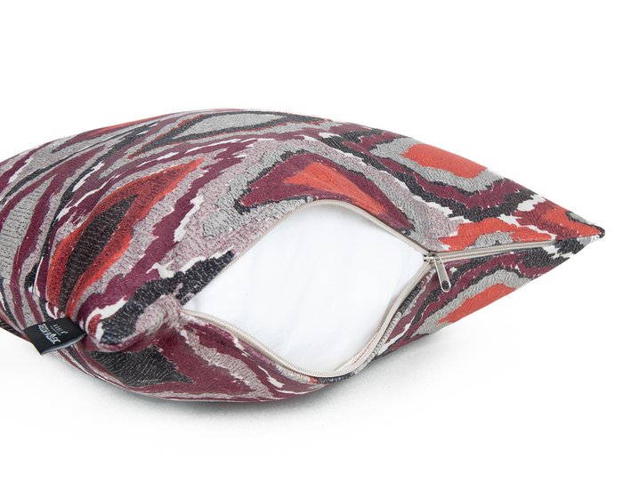Декоративная подушка Roxy красного цвета - купить Декоративные подушки по цене 1190.0