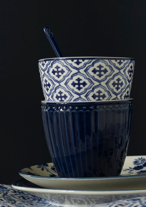 Фарфоровый стакан Alice dark blue - купить Бокалы и стаканы по цене 790.0 Фарфоровый стакан Alice dark blue - купить Бокалы и стаканы по цене 790.0