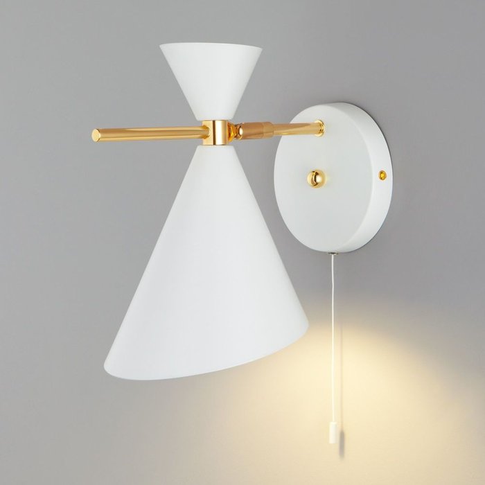 Настенный светильник с металлическим абажуром 70114/1 белый Apart - купить Бра и настенные светильники по цене 3240.0