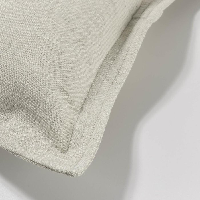 Наволочка для декоративной подушки White Maelina белого цвета - купить Чехлы для подушек по цене 3190.0