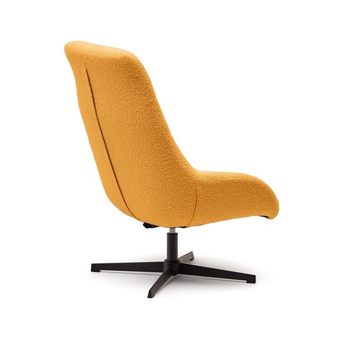 Вращающееся кресло Celida горчичного цвета - лучшие Интерьерные кресла в INMYROOM