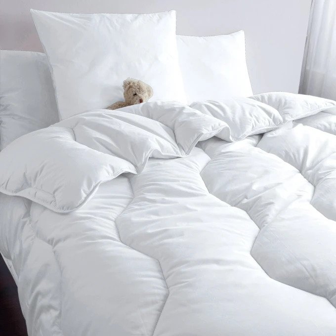 Одеяло белого цвета с наполнителем 200x200 - купить Одеяла по цене 7235.0