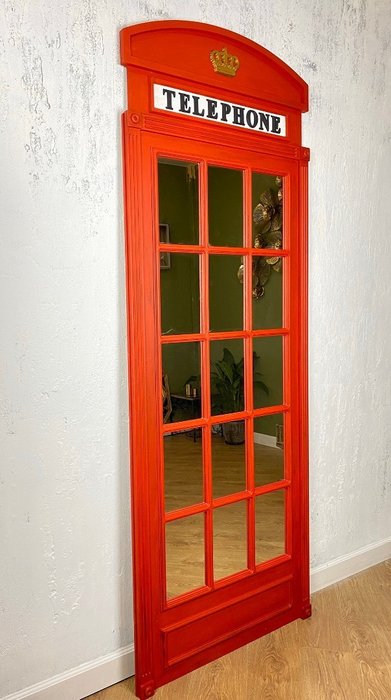 Зеркало British красного цвета - купить Напольные зеркала по цене 57500.0