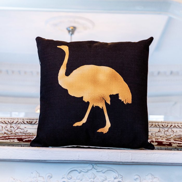 Интерьерная подушка Золотой страус 45х45 - купить Декоративные подушки по цене 2000.0