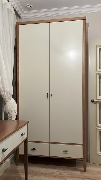 Шкаф Парижский шик бежево-коричневого цвета  - лучшие Шкафы распашные в INMYROOM