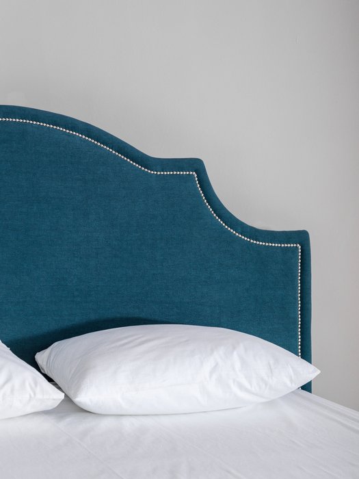 Кровать Bright Mind с обивкой из льна изумрудного цвета 200х200  - лучшие Кровати для спальни в INMYROOM